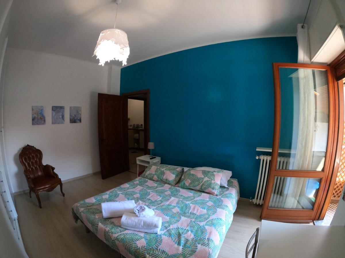 Bella Vita Guesthouse -Parcheggio Privato Interno Арона Екстер'єр фото