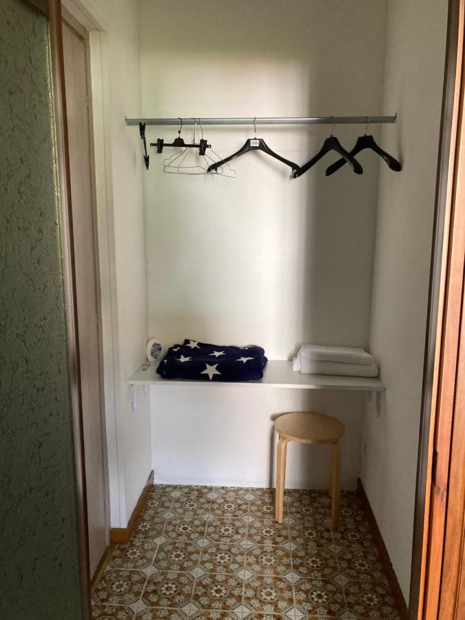 Bella Vita Guesthouse -Parcheggio Privato Interno Арона Екстер'єр фото