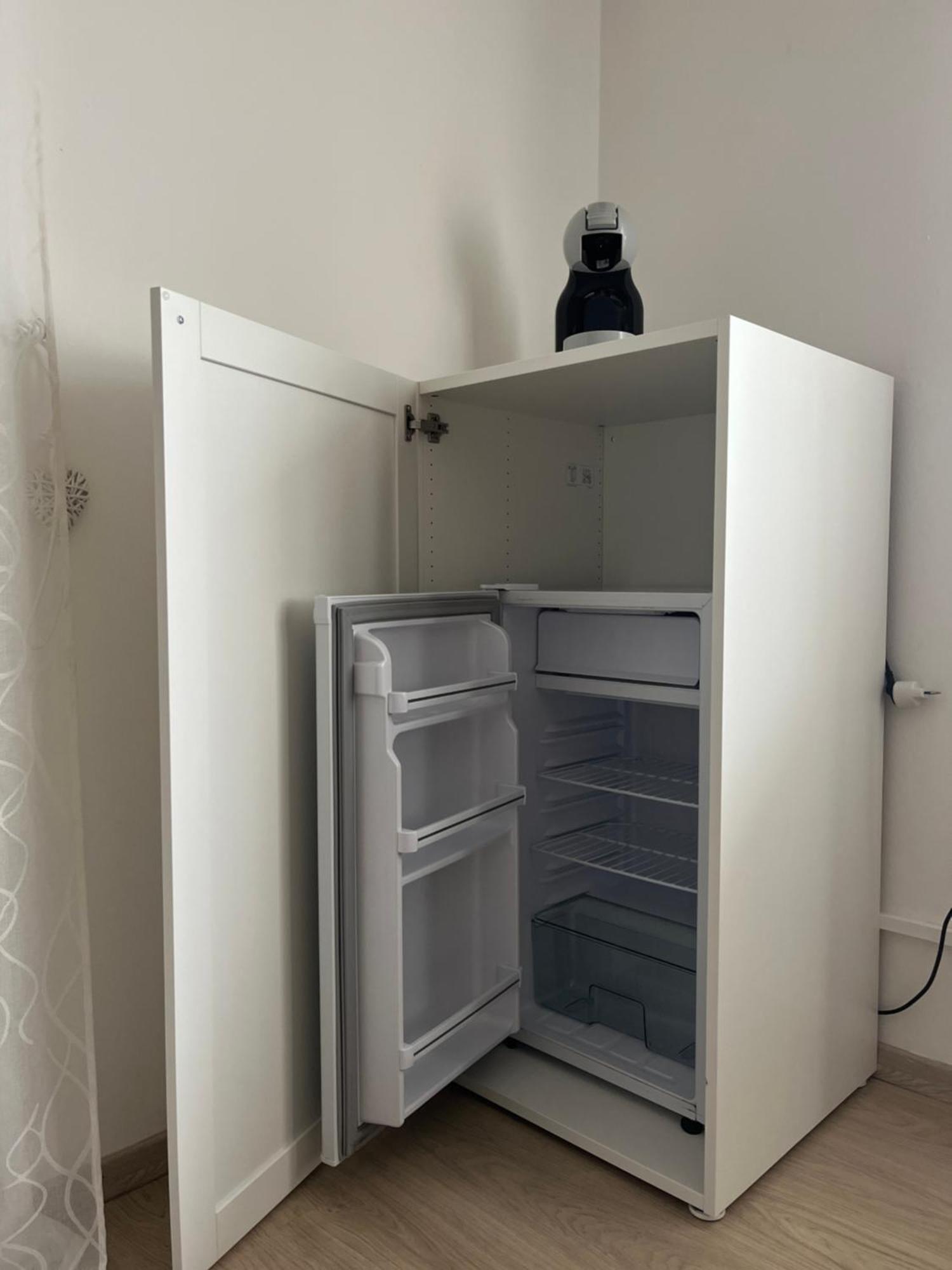 Bella Vita Guesthouse -Parcheggio Privato Interno Арона Екстер'єр фото
