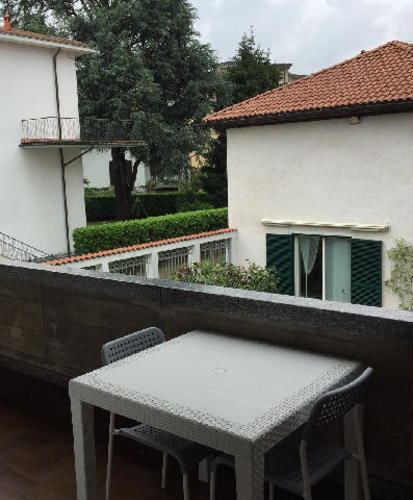 Bella Vita Guesthouse -Parcheggio Privato Interno Арона Екстер'єр фото