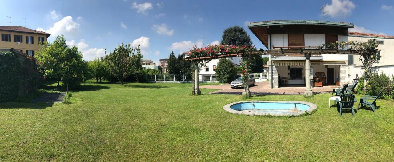 Bella Vita Guesthouse -Parcheggio Privato Interno Арона Екстер'єр фото
